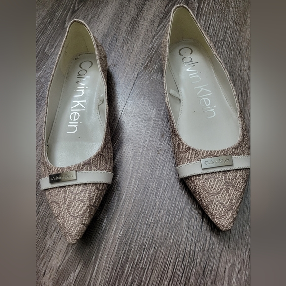 Shoes - Picture 4 of 4